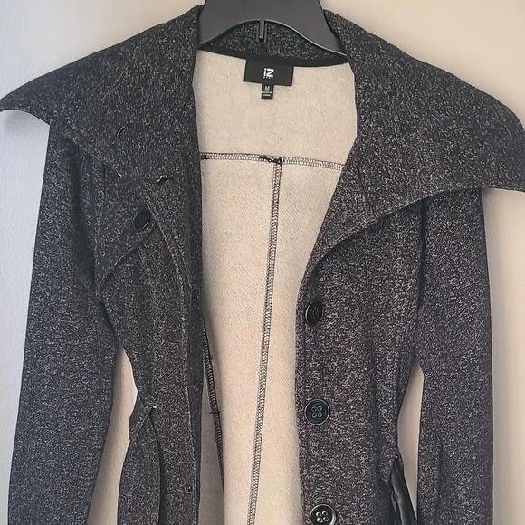 Jacket - Picture 4 of 4